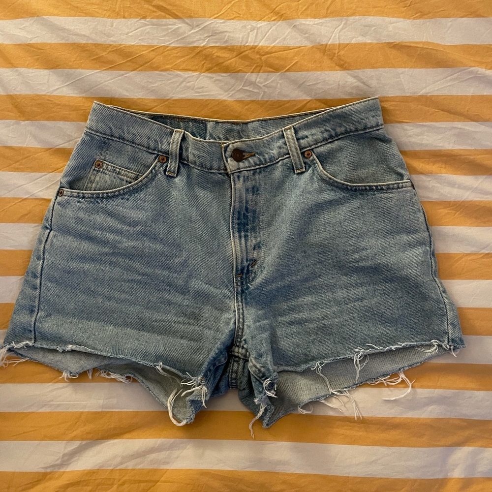 VINTAGE 36941 ORANGE TAB LEVI’S SHORTS